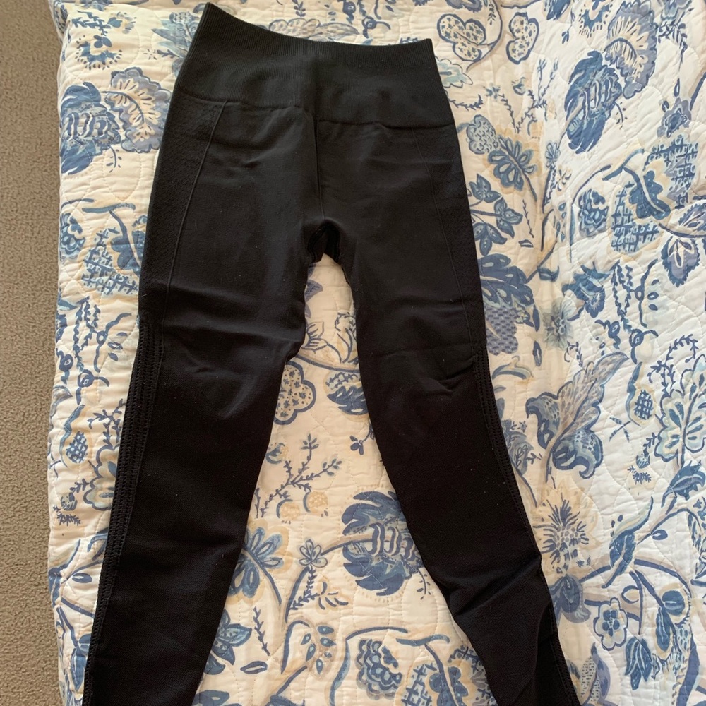 LULULEMON COMPRESSION LEGGINGS